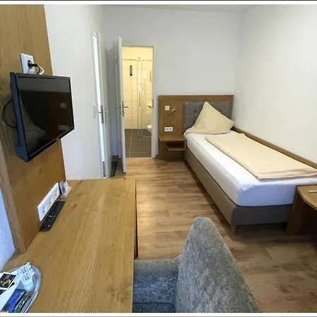 Bed and Breakfast Herr Berge 3*